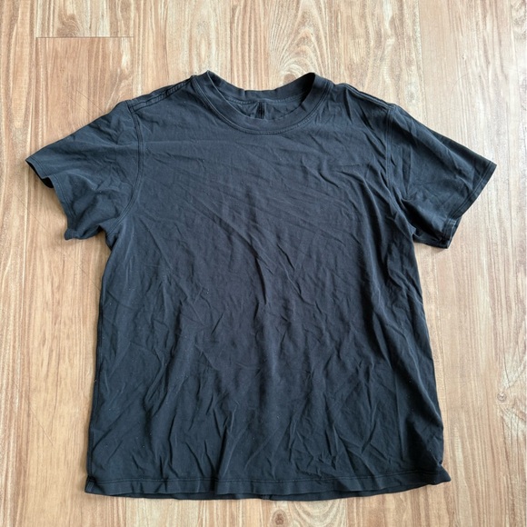 Lululemon Black T-Shirt - Picture 3 of 6